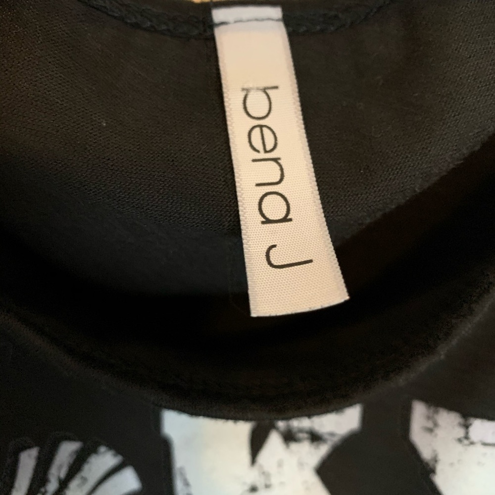 Tokyo,London,Paris,NewYork, Los Angeles cutout tee - Picture 7 of 7